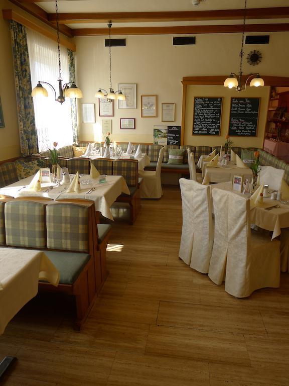 Hotel Restaurant Boeck "Roter Hahn" Sankt Poelten Buitenkant foto